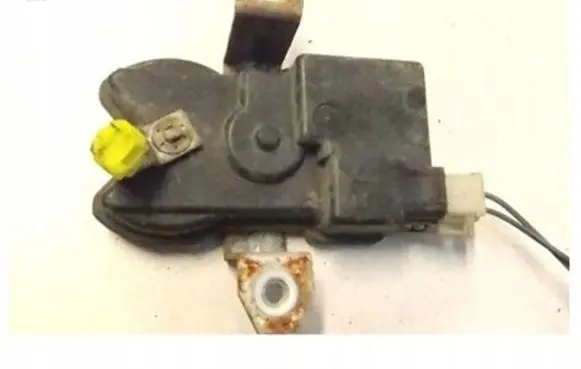Mitsubishi Lancer Rear door lock