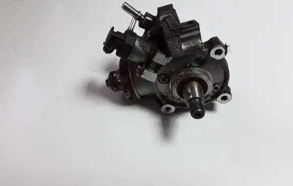 Ford Focus Fuel injection high pressure pump 0445010592
