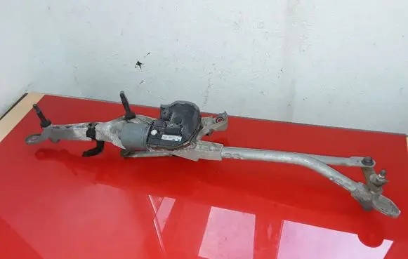 Mercedes-Benz C W204 Front wiper linkage and motor A2048201140 3397021337 1397220564