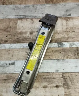 Audi A4 S4 B6 8E 8H Lift Jack 8EO011031D 8EO011031