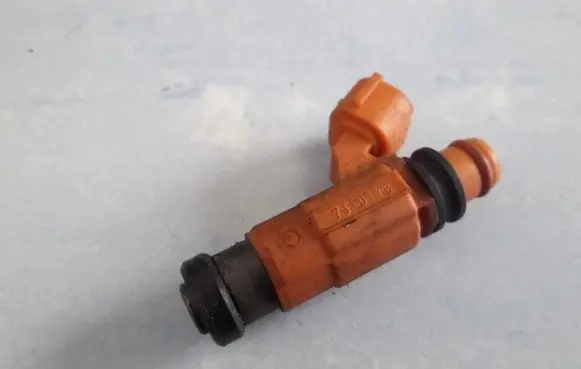 Mitsubishi Lancer Fuel injector cdh210