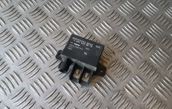 Mercedes-Benz E W211 Charging relay A0025423819