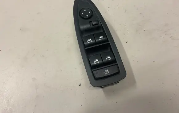 BMW 1 F20 F21 Electric window control switch 9208110 L20286