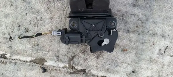 Audi A6 S6 C6 4F Tailgate/trunk/boot lock/catch/latch 8P4827505A