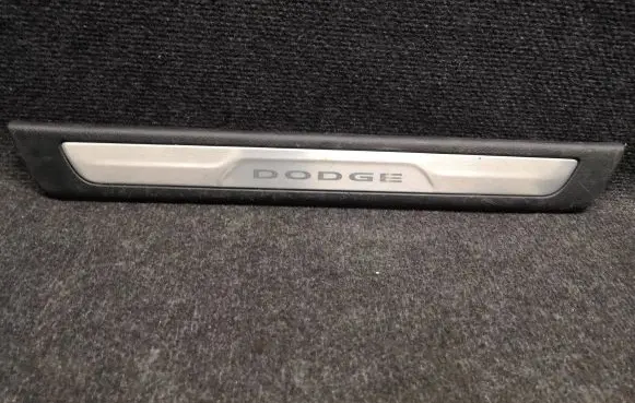 Dodge Durango Front sill trim cover 1SZ56DX9AA 9S24513990