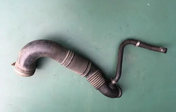 Iveco Daily 35 - 40.10 Air intake hose/pipe 504069780