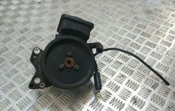BMW 3 E46 Power steering pump 6756575