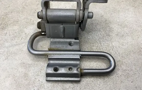 Audi A4 S4 B6 8E 8H Rear door lower hinge 8E0833412