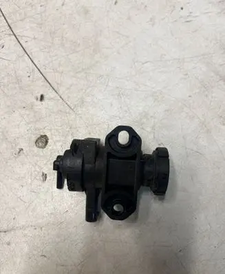 BMW 5 F10 F11 Turbo system vacuum part 1928405591
