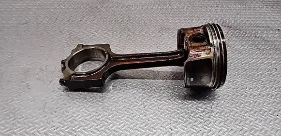 Ford S-MAX Piston with connecting rod
