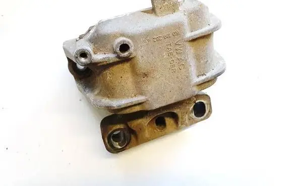 Skoda Octavia Mk2 (1Z) Engine mount bracket 1K0199262