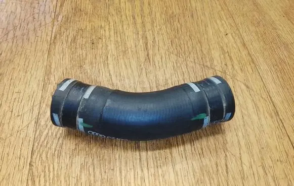 Porsche Macan (95B) Turbo air intake inlet pipe/hose 06M145405E