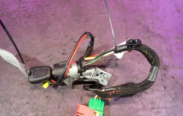 Peugeot 307 CC Ignition lock 