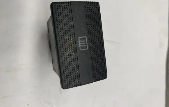 Volkswagen PASSAT B4 Windscreen/window heater switch 3A0959621G