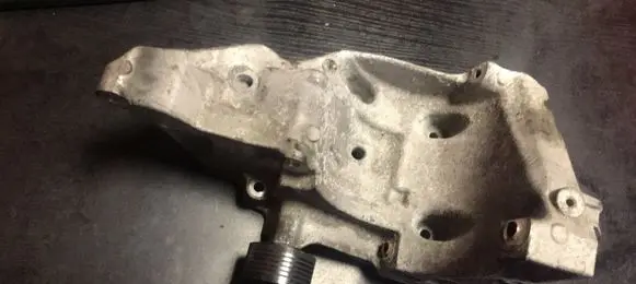 BMW 3 E90 E91 Generator/alternator bracket 7802639