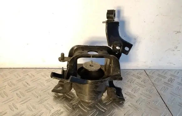Lexus RX 450H Engine mount bracket 