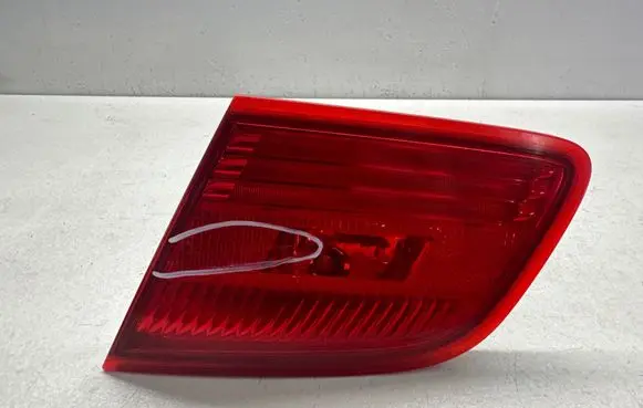 Tailgate rear/tail lights