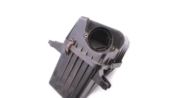Suzuki Grand Vitara II Air filter box 67JA01
