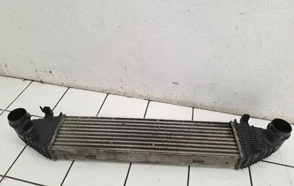 Mercedes-Benz E W212 Intercooler radiator A2045000100