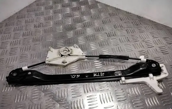 Volkswagen Jetta V Rear window lifting mechanism without motor 997363