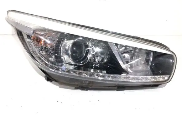 KIA Ceed Headlight/headlamp 92102-A2220