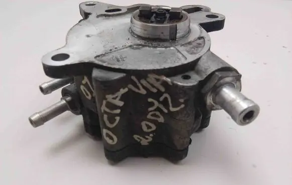 Skoda Octavia Mk2 (1Z) Vacuum pump 03G145209