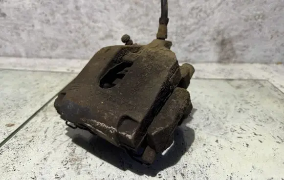 Volvo XC90 Rear brake caliper