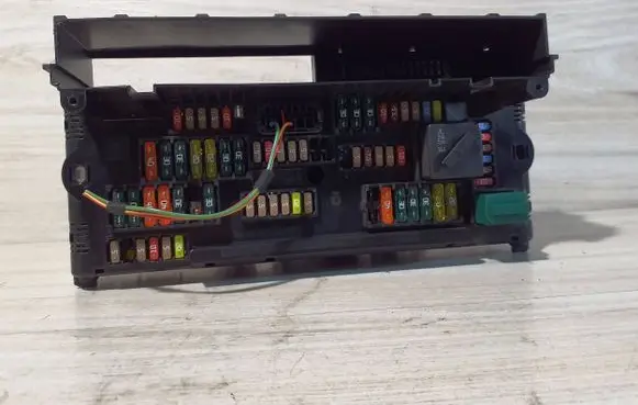 BMW 5 F10 F11 Fuse module 9234421 217033442E 1101110144278