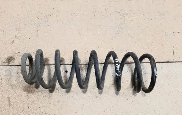 Toyota Corolla Verso E121 Rear coil spring