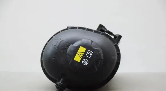 BMW X3 G01 Coolant expansion tank/reservoir 8610661
