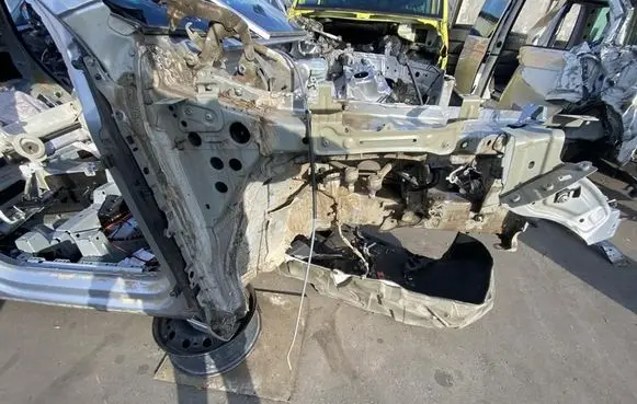 Volkswagen Touareg III Front quarter panel 