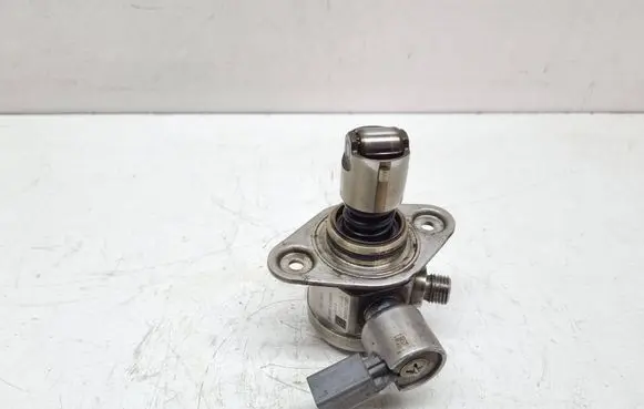 BMW 7 F01 F02 F03 F04 Fuel injection high pressure pump 7595350