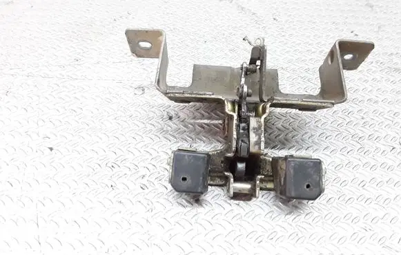 Opel Frontera B Tailgate window lock/catch/latch 