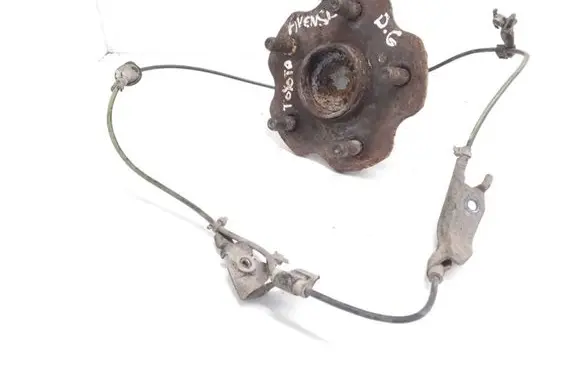 Toyota Avensis T270 Rear wheel hub