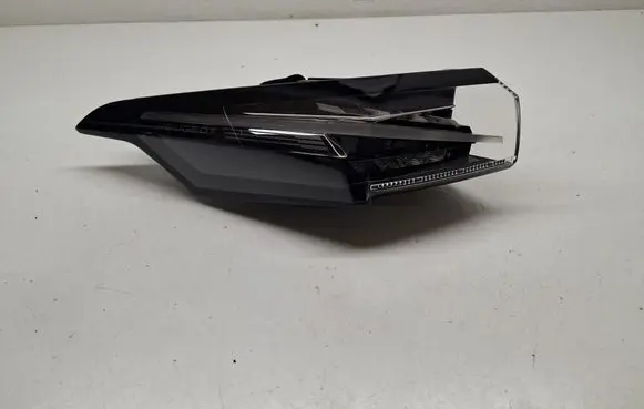Peugeot 308 Rear/tail lights 9835299580