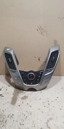 Hyundai Veloster Climate control unit 