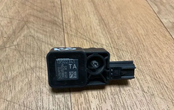 Opel Insignia A Airbag deployment crash/impact sensor 13502341