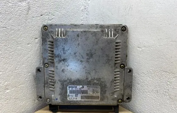 Peugeot 406 Engine control unit/module 9635158180 0281010252 EDC15C2