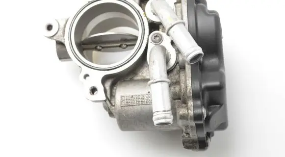 Volkswagen PASSAT B8 Throttle valve 04L128063AA