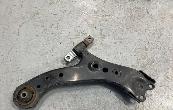 Toyota RAV 4 (XA50) Front lower control arm/wishbone 