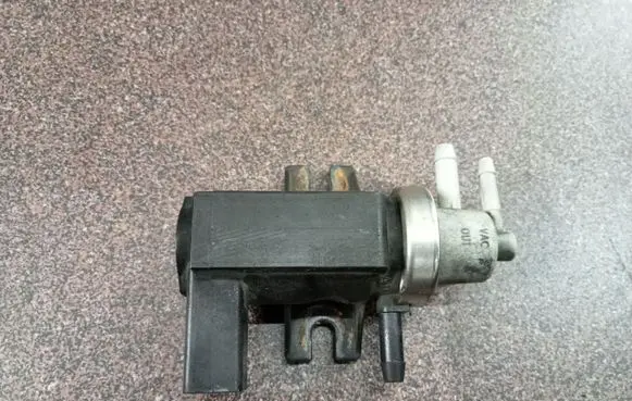 Volkswagen Bora Turbo solenoid valve 1J0906627A