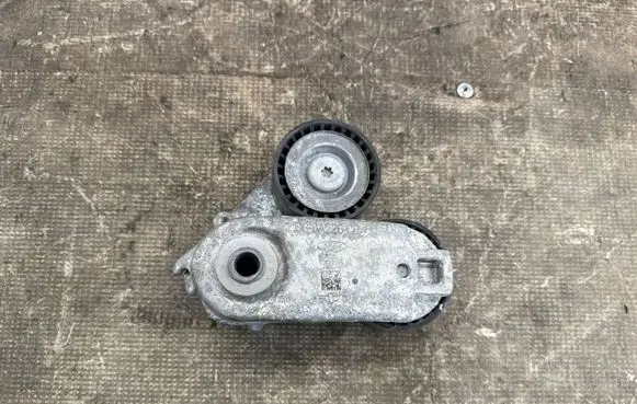Ford Focus Generator/alternator belt tensioner L1BG6A228CB