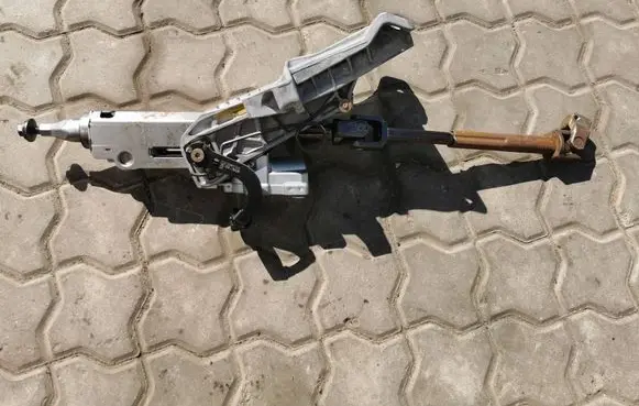 Volvo V50 Steering wheel axle 520149B
