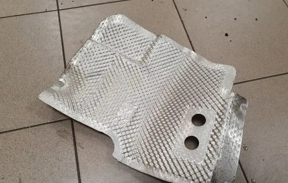 Jeep Grand Cherokee Heat shield in engine bay 68086124AC