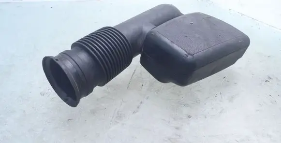 Volkswagen PASSAT B6 Intake resonator 24437914 0734196