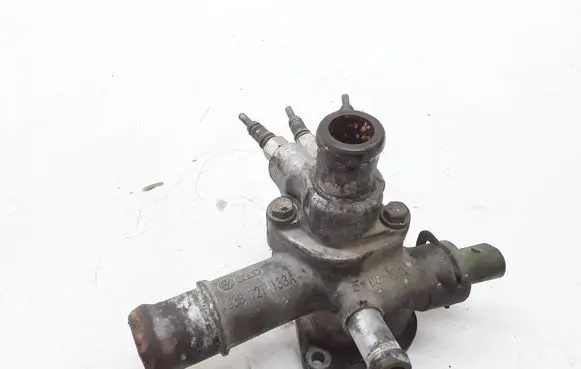 Volkswagen Golf IV Engine coolant pipe/hose 038121133A