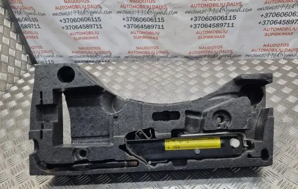 Volkswagen PASSAT B6 Tool box 3C5012115D 3C0011031B