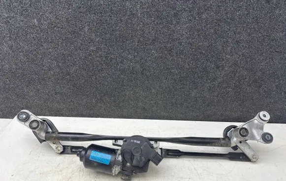 KIA Sorento Front wiper linkage and motor 981002P590
