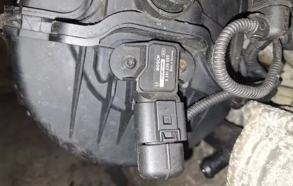 Volkswagen Golf Plus Air pressure sensor 0261230095