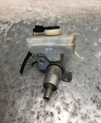 Audi A4 S4 B8 8K Master brake cylinder 8K0611301ABILI 8K0611301A